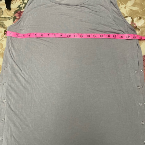 New Look size 12 tank top with snaps on sides - Picture 5 of 8